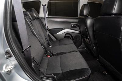 2010 Mitsubishi Outlander - Thumbnail
