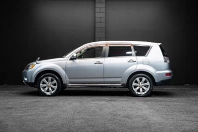 2010 Mitsubishi Outlander - Thumbnail