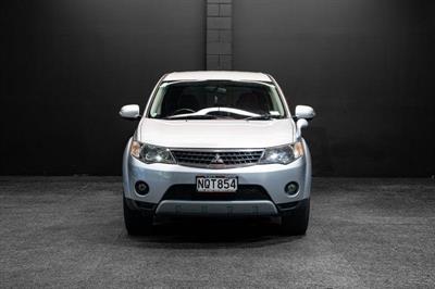 2010 Mitsubishi Outlander - Thumbnail