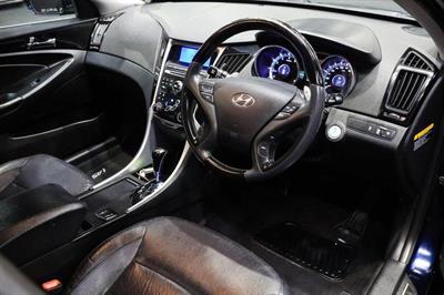 2011 Hyundai i45 - Thumbnail