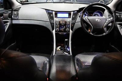 2011 Hyundai i45 - Thumbnail
