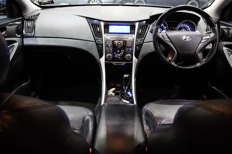 2011 Hyundai i45