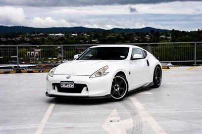 2011 Nissan Fairlady