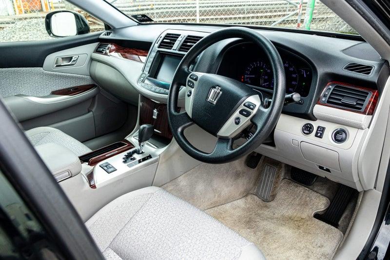 2012 Toyota Crown