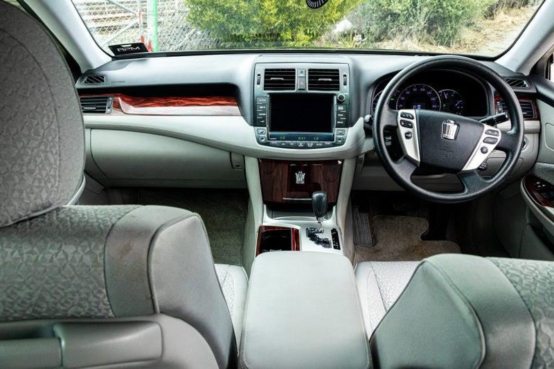 2012 Toyota Crown