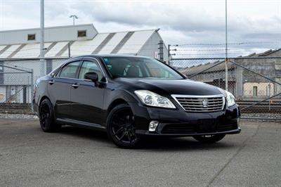 2012 Toyota Crown - Thumbnail