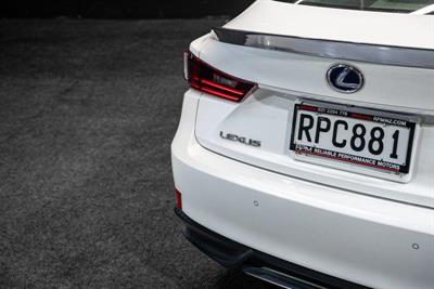 2015 Lexus IS 300h - Thumbnail