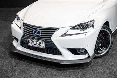 2015 Lexus IS 300h - Thumbnail