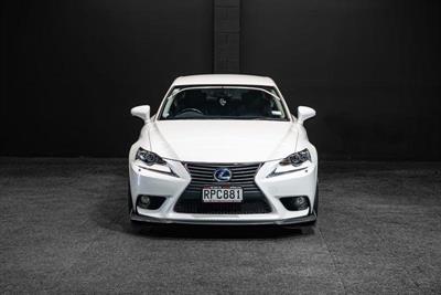 2015 Lexus IS 300h - Thumbnail