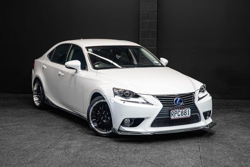 2015 Lexus IS 300h