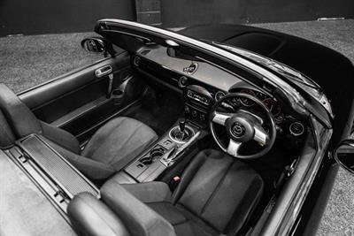 2006 Mazda Roadster - Thumbnail