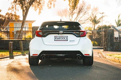 2021 Toyota Yaris - Thumbnail