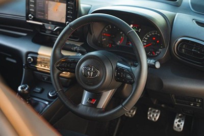 2021 Toyota Yaris - Thumbnail
