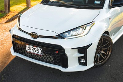 2021 Toyota Yaris - Thumbnail