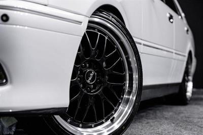 2001 Toyota Crown - Thumbnail