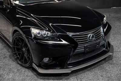 2013 Lexus IS 300h - Thumbnail