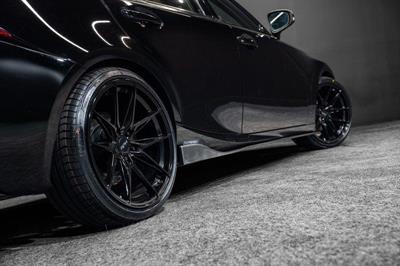 2013 Lexus IS 300h - Thumbnail