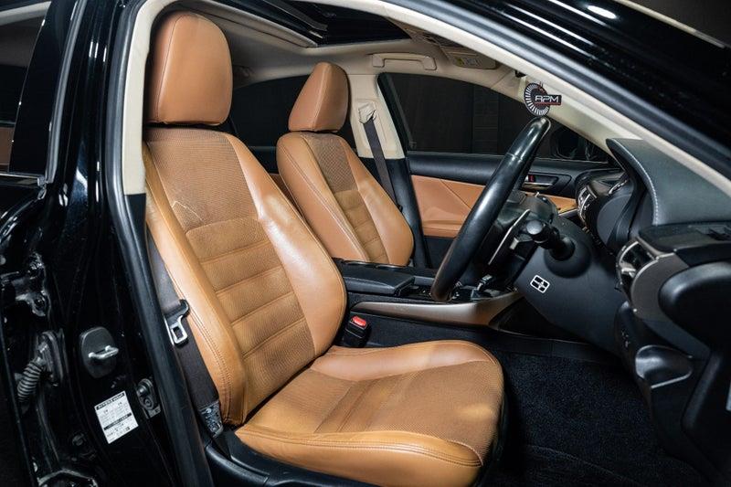 2013 Lexus IS 300h