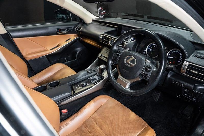 2013 Lexus IS 300h