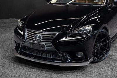 2013 Lexus IS 300h - Thumbnail