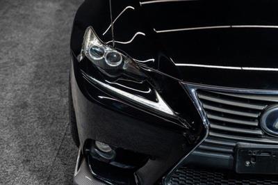 2013 Lexus IS 300h - Thumbnail