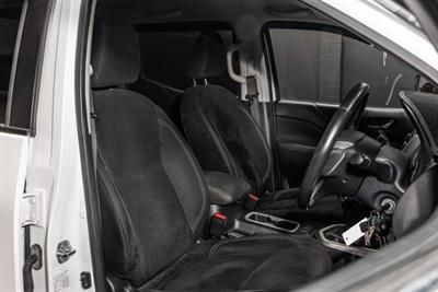 2018 Nissan Navara - Thumbnail
