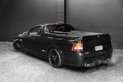 2010 Holden Commodore - Thumbnail