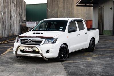 2015 Toyota Hilux - Thumbnail