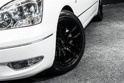 2001 Toyota Celsior - Thumbnail