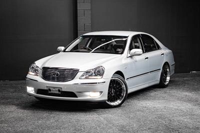 2004 Toyota Crown - Thumbnail