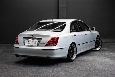2004 Toyota Crown - Thumbnail