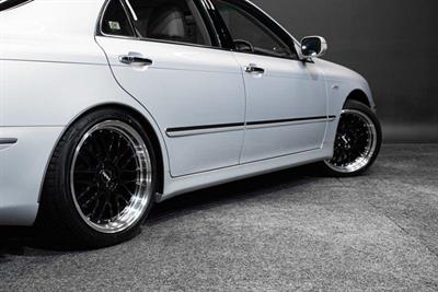 2004 Toyota Crown - Thumbnail