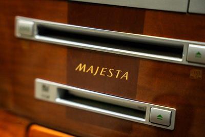 2004 Toyota Crown - Thumbnail