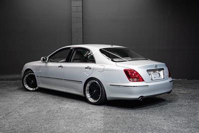 2004 Toyota Crown - Thumbnail