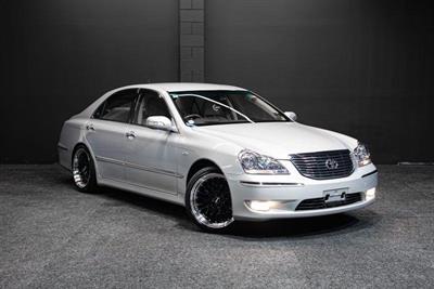 2004 Toyota Crown - Thumbnail
