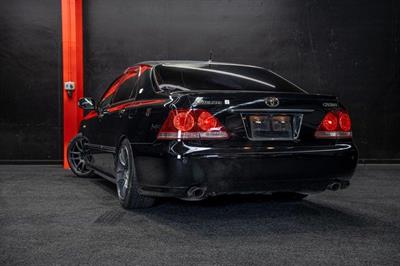 2004 Toyota Crown - Thumbnail