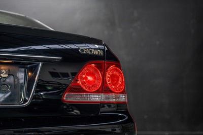 2004 Toyota Crown - Thumbnail
