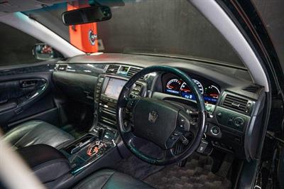 2004 Toyota Crown - Thumbnail