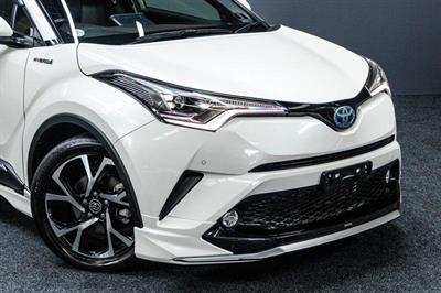 2017 Toyota C-HR - Thumbnail
