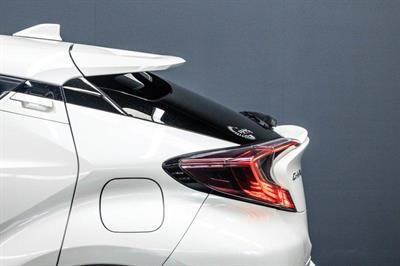 2017 Toyota C-HR - Thumbnail