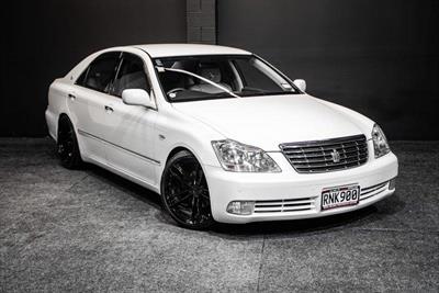 2004 Toyota Crown - Thumbnail