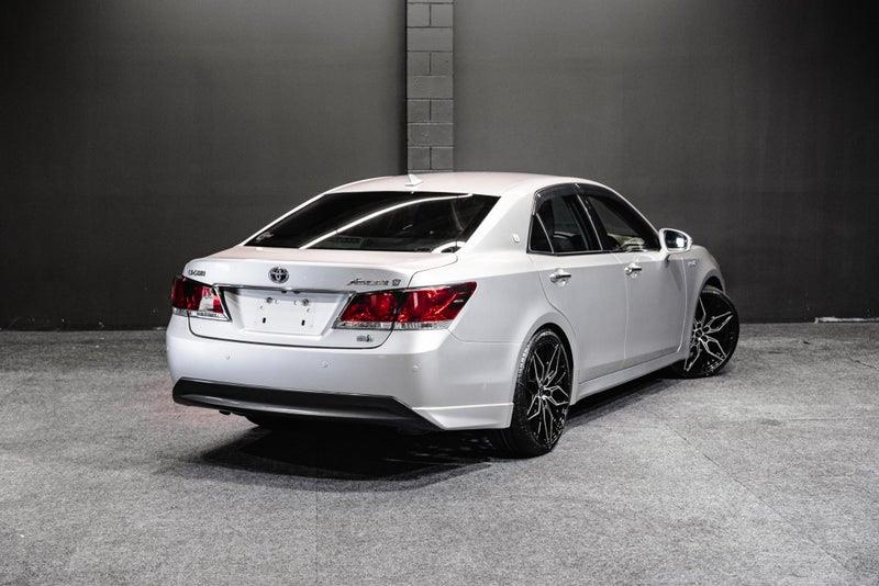 2013 Toyota Crown