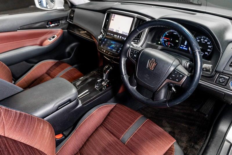2013 Toyota Crown