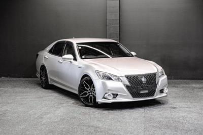 2013 Toyota Crown - Thumbnail