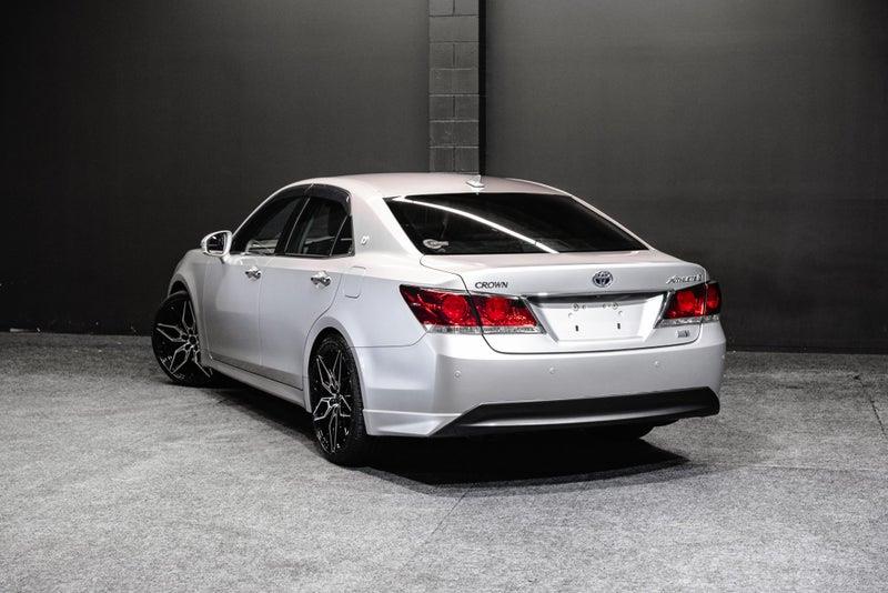 2013 Toyota Crown