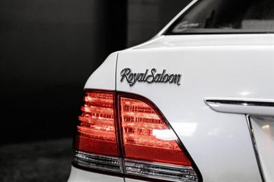 2005 Toyota Crown - Thumbnail