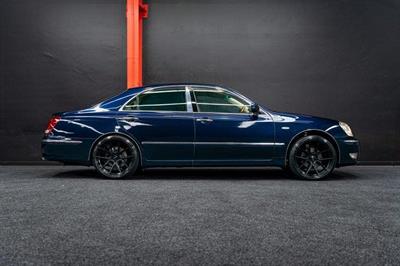 2005 Toyota Crown - Thumbnail