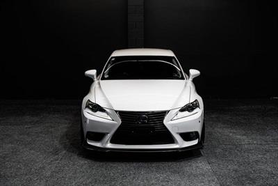 2013 Lexus IS 300h - Thumbnail