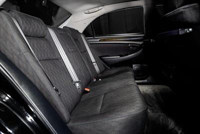 2004 Toyota Crown - Thumbnail