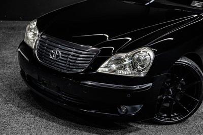 2004 Toyota Crown - Thumbnail